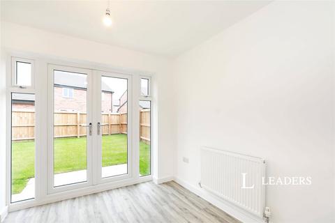 3 bedroom semi-detached house to rent, Collegiate Drive, CW9