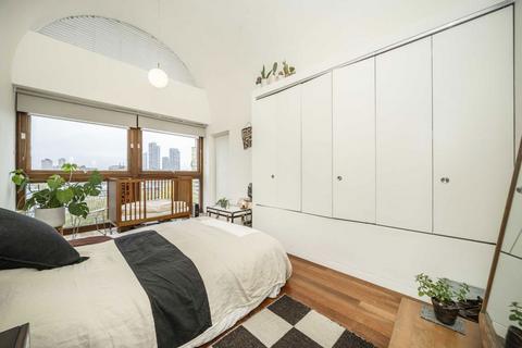 2 bedroom flat for sale, Barbican, London EC2Y