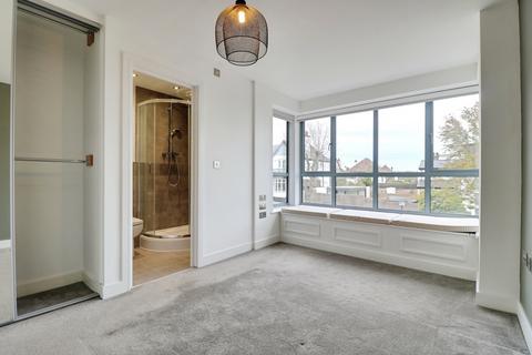 undefined, The Ridgeway, Westcliff-on-sea, SS0