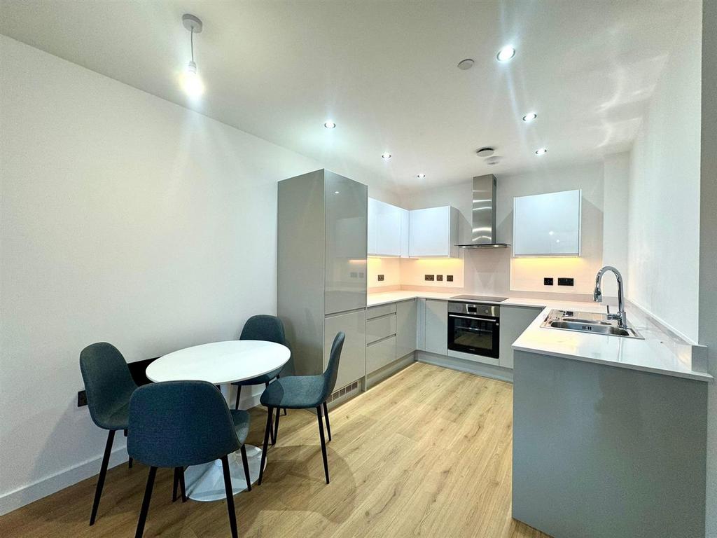 Kitchen pic 2.jpeg
