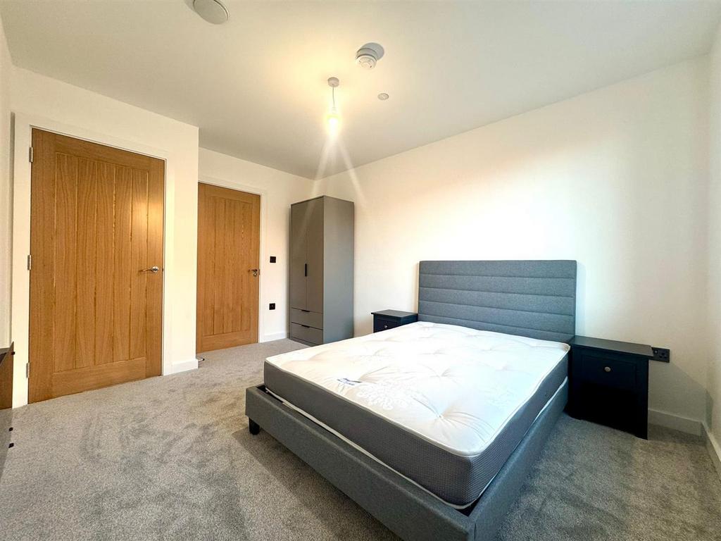 Main bedroom pic 1.jpeg
