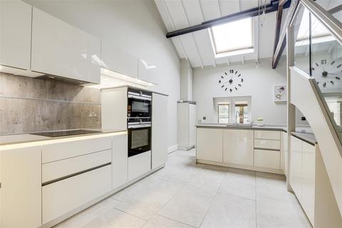 3 bedroom barn conversion for sale, Stragglethorpe, Cotgrave NG12
