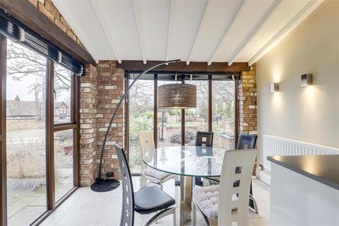 3 bedroom barn conversion for sale, Stragglethorpe, Cotgrave NG12