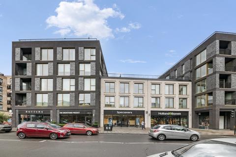 West Bradbury Yard, Brentford, TW8