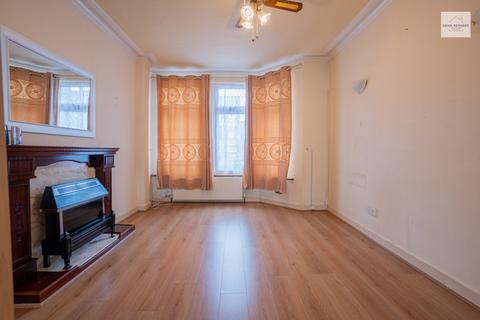 3 bedroom terraced house for sale, Lincoln Road, Enfield EN3