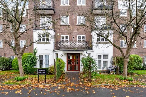 2 bedroom flat to rent, Brompton Park Crescent, London