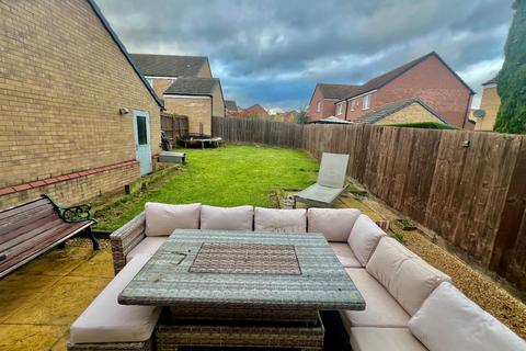 4 bedroom detached house for sale, Harrington Road, Desborough, Kettering