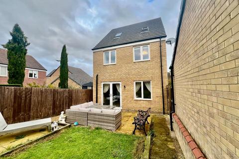 4 bedroom detached house for sale, Harrington Road, Desborough, Kettering