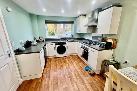 4 bedroom detached house for sale, Harrington Road, Desborough, Kettering