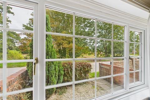 2 bedroom end of terrace house for sale, Canal Side West, Newport