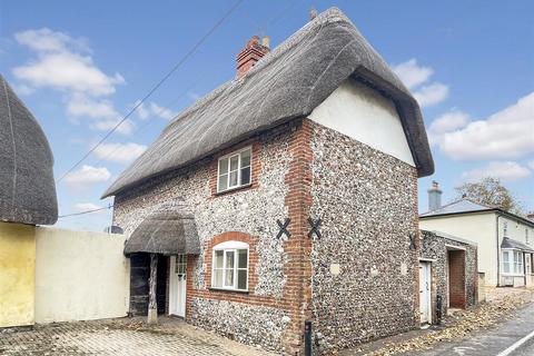 undefined, Main Road, Salisbury SP4