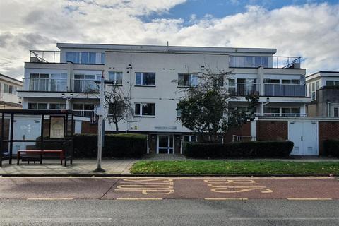 undefined, The Avenue, Wembley