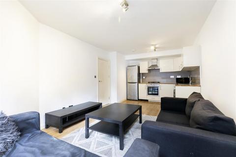 2 bedroom flat to rent, Torriano Mews, London NW5