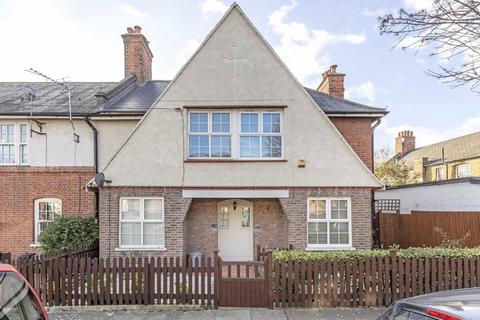 2 bedroom detached house for sale, Lessingham Avenue, London SW17