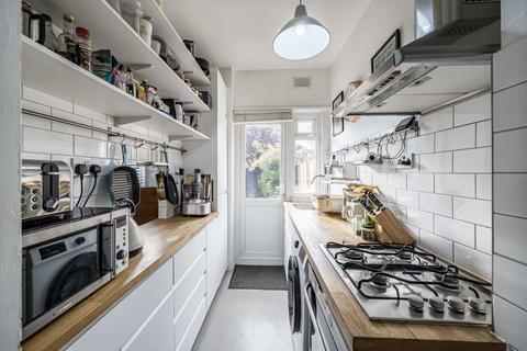 2 bedroom detached house for sale, Lessingham Avenue, London SW17
