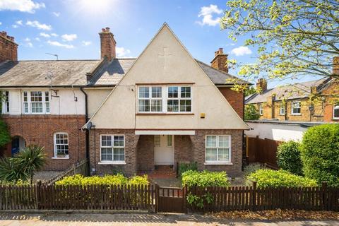 Lessingham Avenue, London SW17