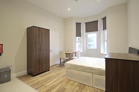 undefined, Lampton Road, Hounslow, TW3