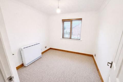 2 bedroom flat for sale, Broad Oak Close, Eastbourne BN23