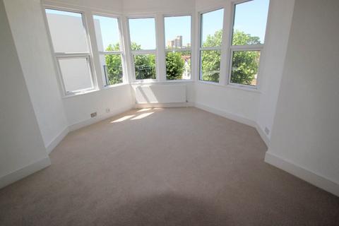 2 bedroom flat for sale, Station Road, Westcliff On Sea