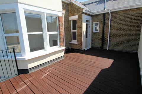 2 bedroom flat for sale, Station Road, Westcliff On Sea