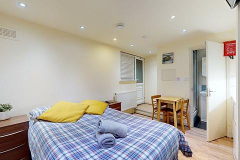 Studio to rent, Ashmore Road, London W9