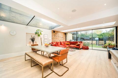 undefined, Bradley Gardens, London W13