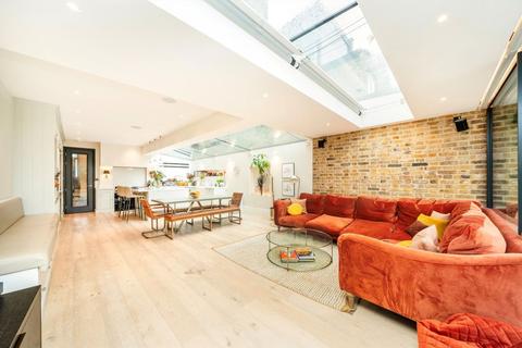 undefined, Bradley Gardens, London W13