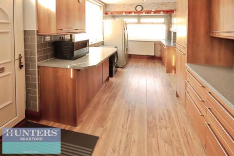 3 bedroom semi-detached bungalow for sale, Glendale Drive Bradford, West Yorkshire, BD6 2LS