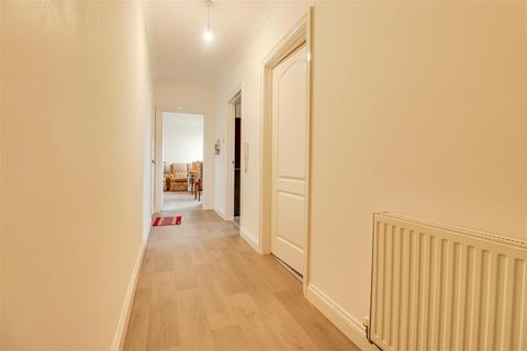 1 bedroom flat for sale, West Road, Westcliff-On-Sea SS0