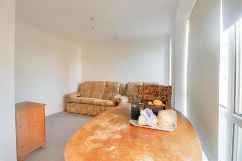 1 bedroom flat for sale, West Road, Westcliff-On-Sea SS0