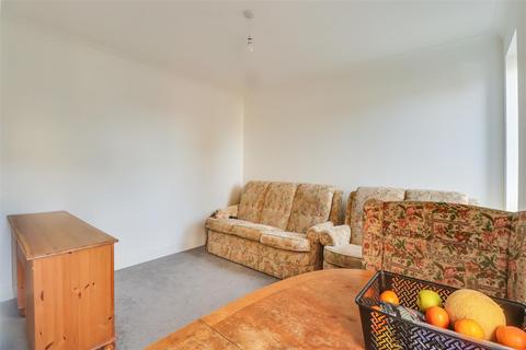1 bedroom flat for sale, West Road, Westcliff-On-Sea SS0