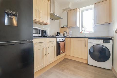 1 bedroom flat for sale, West Road, Westcliff-On-Sea SS0