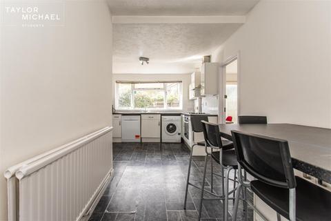 6 bedroom detached house to rent, Rushlake Road, Brighton