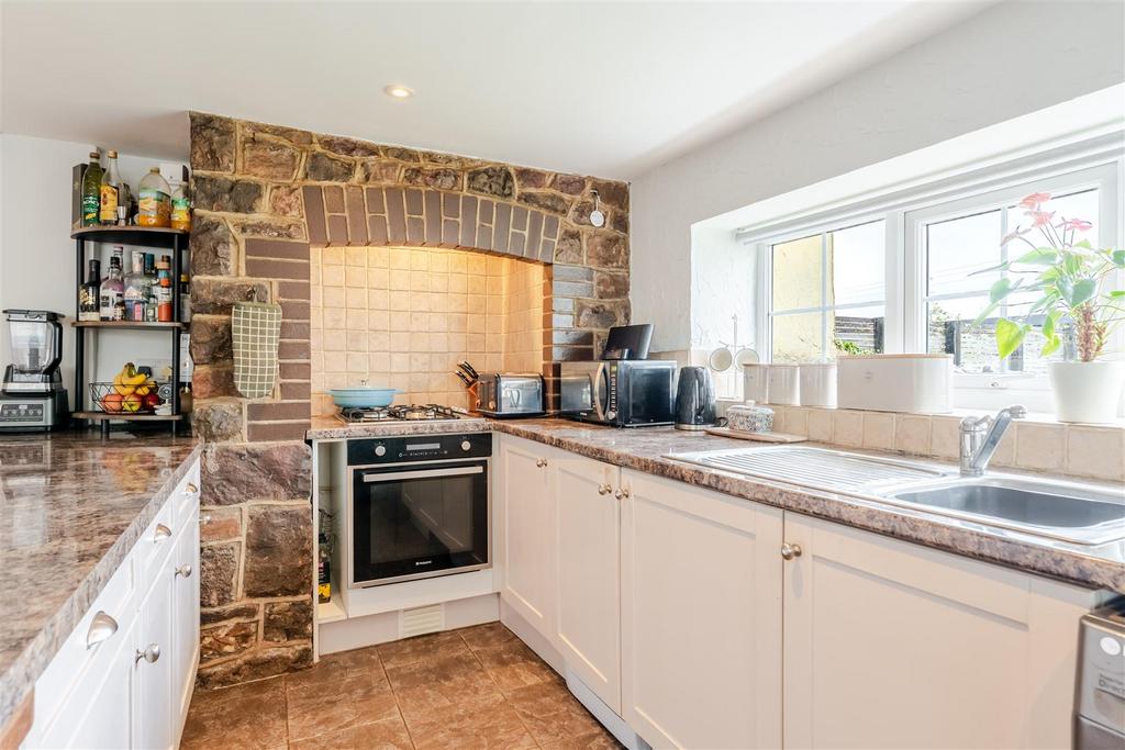 MT 109 Claverhma Road, Claverham, BS49 4 LE 22.jpg