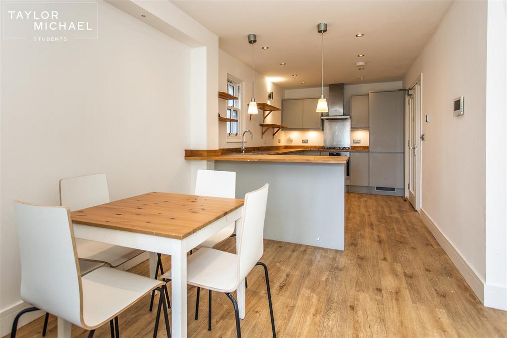 Dining Room/Kitchen