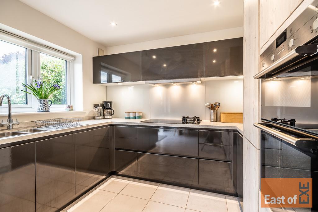 9 Holland Park - Web-17