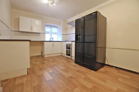 3 bedroom apartment to rent, Toveys Granary, Lechlade