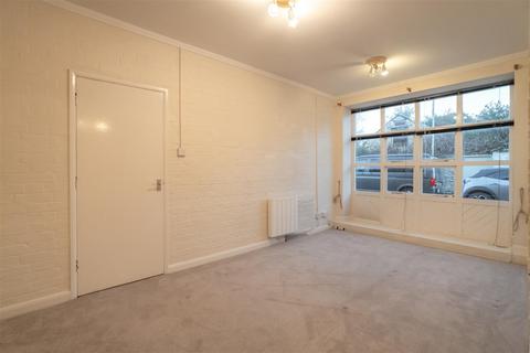 3 bedroom apartment to rent, Toveys Granary, Lechlade