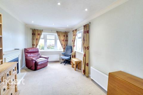 undefined, Central Avenue Tower Park, Hockley