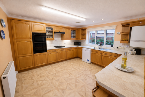 3 bedroom detached bungalow for sale, Pine Close, Holbeach
