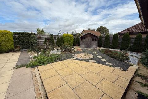 2 bedroom detached bungalow for sale, The Paddock, Bourne