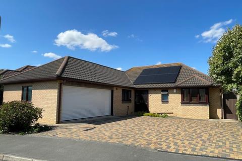 3 bedroom detached bungalow for sale, Mountbatten Way, Bourne