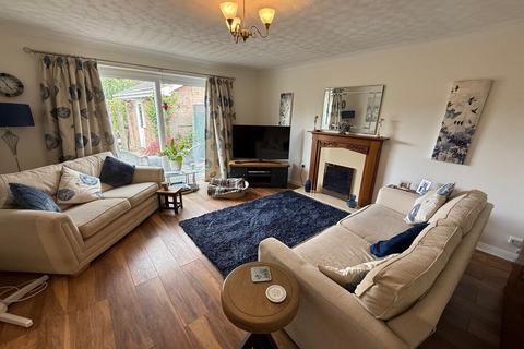 3 bedroom detached bungalow for sale, Cedar Drive, Bourne