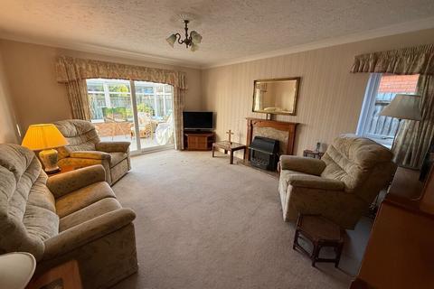 3 bedroom detached bungalow for sale, Mountbatten Way, Bourne