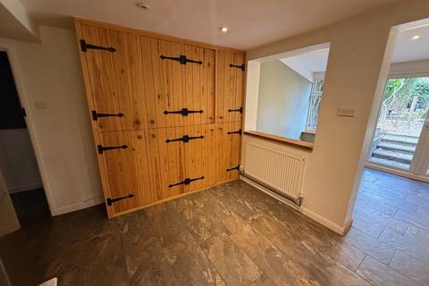 3 bedroom end of terrace house for sale, West Street, Bourne