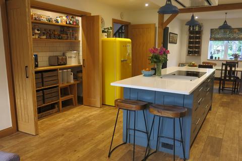 4 bedroom detached house for sale, Church Street, Haconby