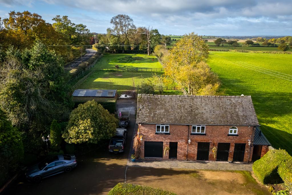 Coach House, Stables and Paddocks