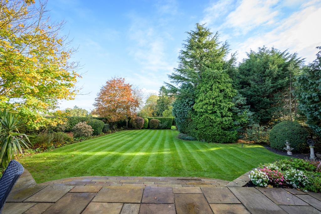 Lawned Gardens