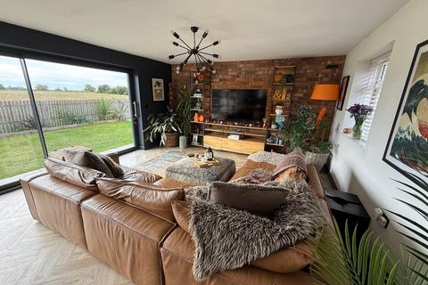 4 bedroom detached bungalow for sale, The Sidings, Bourne