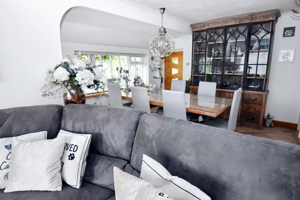 Lounge 5
